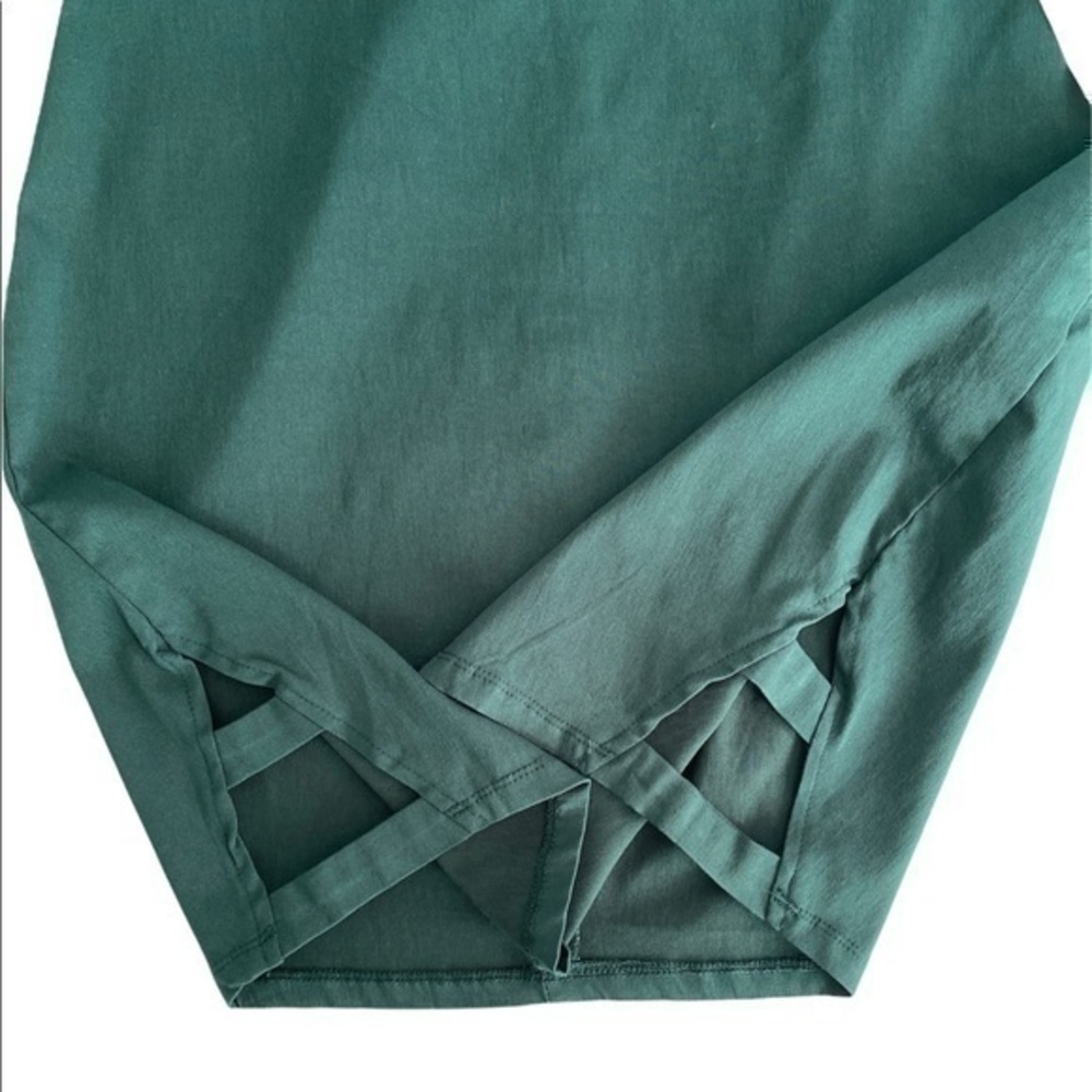 Charlotte Russe Stretchy Green Skirt Size Large NWT - Picture 4 of 4
